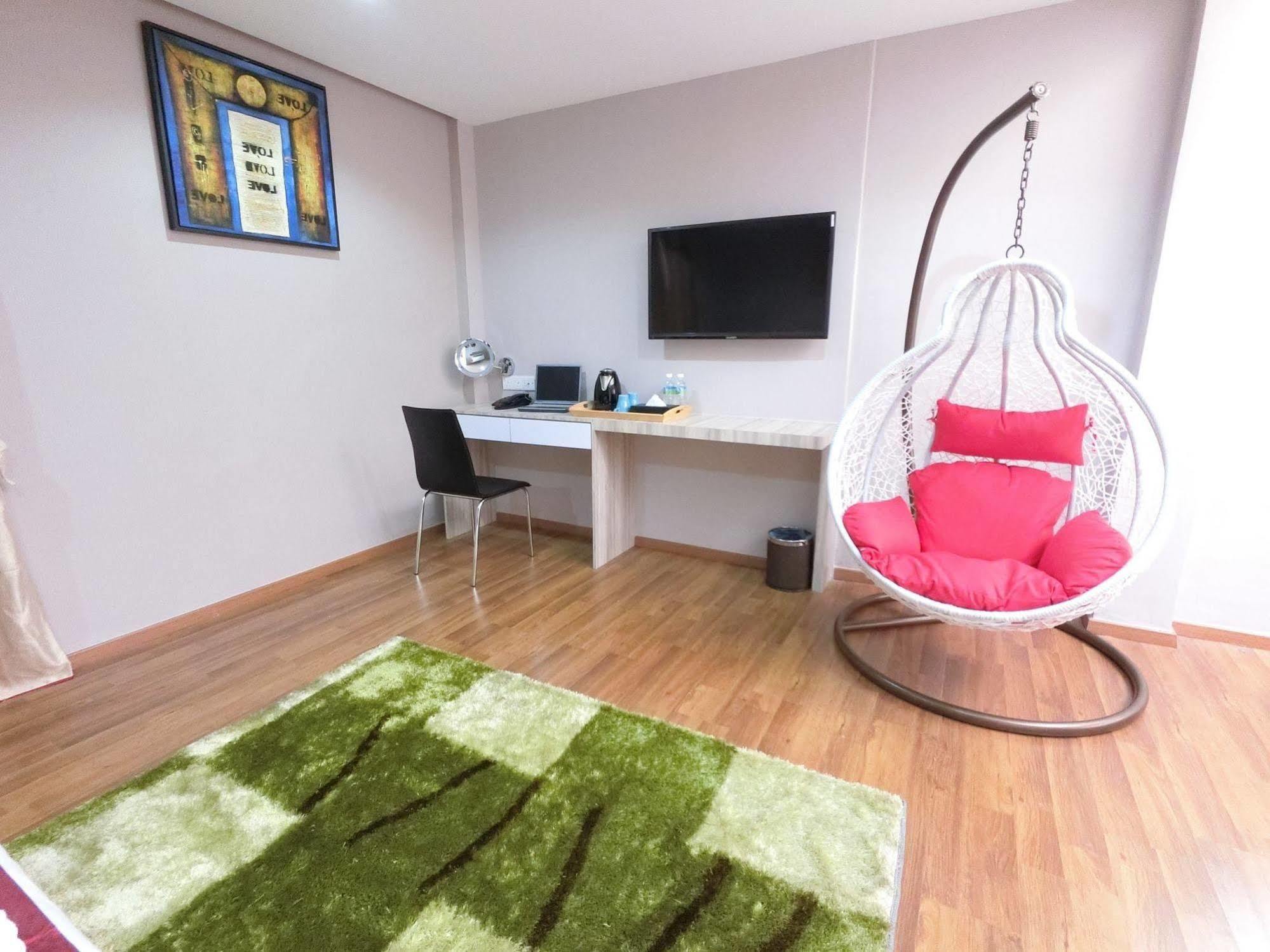 Royale Hotel Batu Gajah Ипох Екстериор снимка